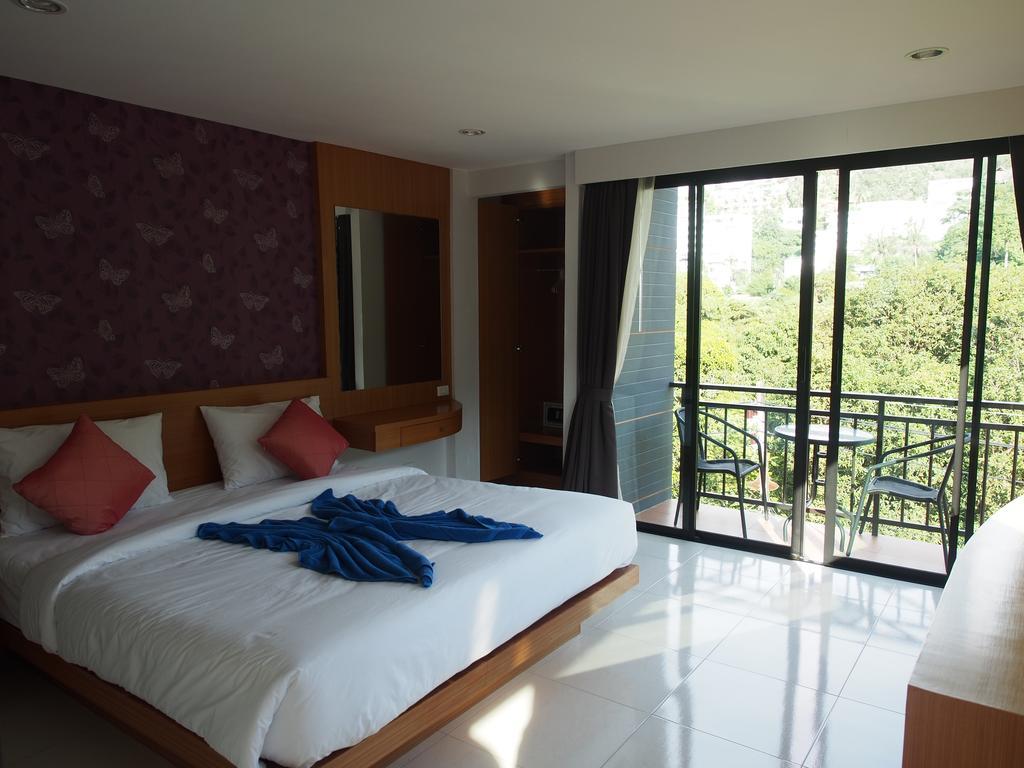 Corsica Guesthouse Kata Beach  Rum bild